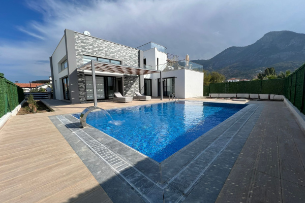 LUXURY 3 BEDROOM VILLA WİTH PRİVATE POOL