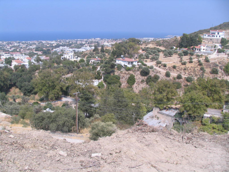 Land in Alsancak, 90 Percent Open to Development